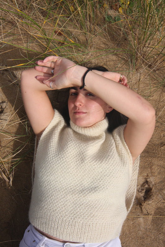 BB Thin Cream Cotswold Sweater Vest