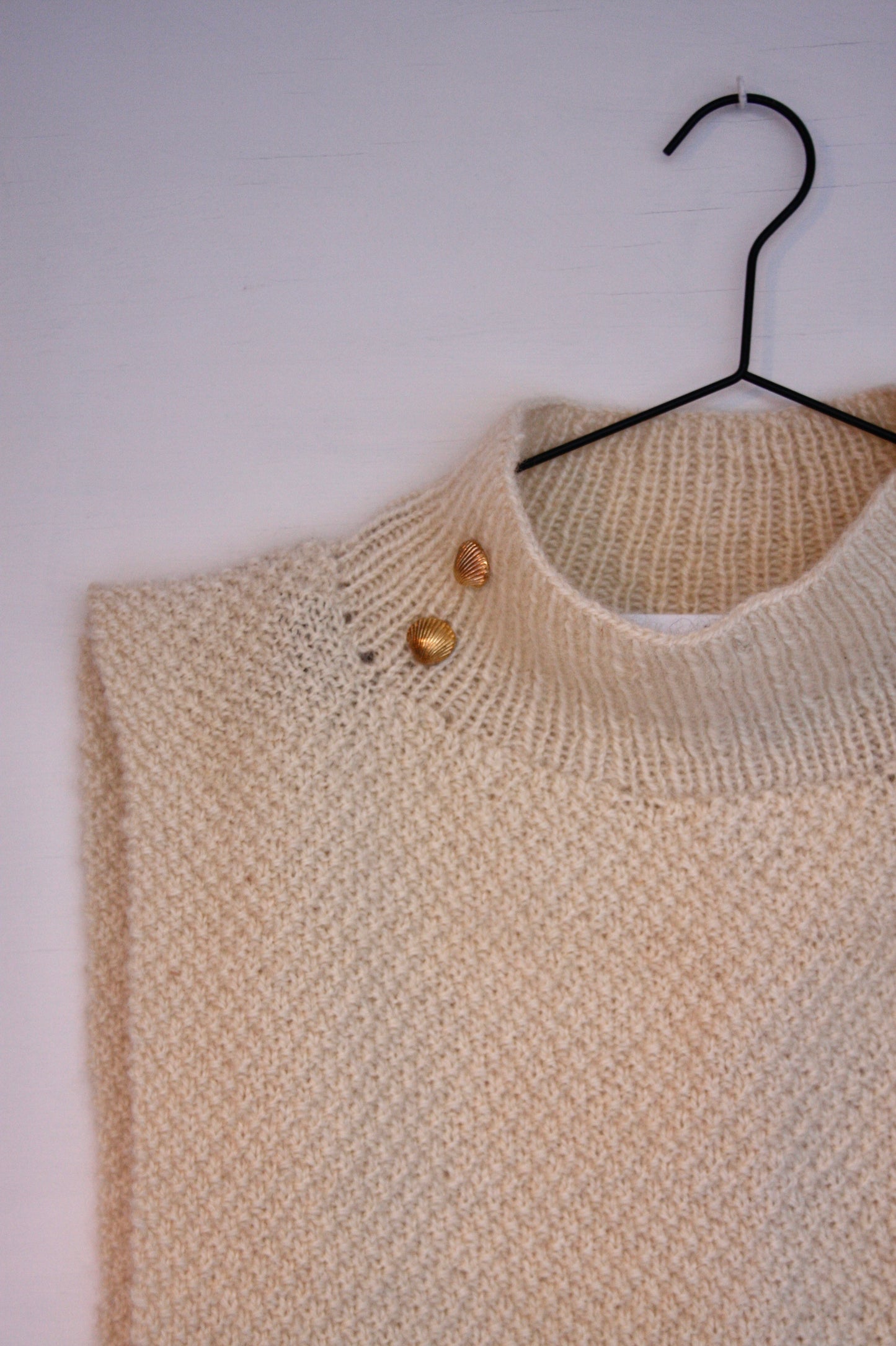 BB Thin Cream Cotswold Sweater Vest