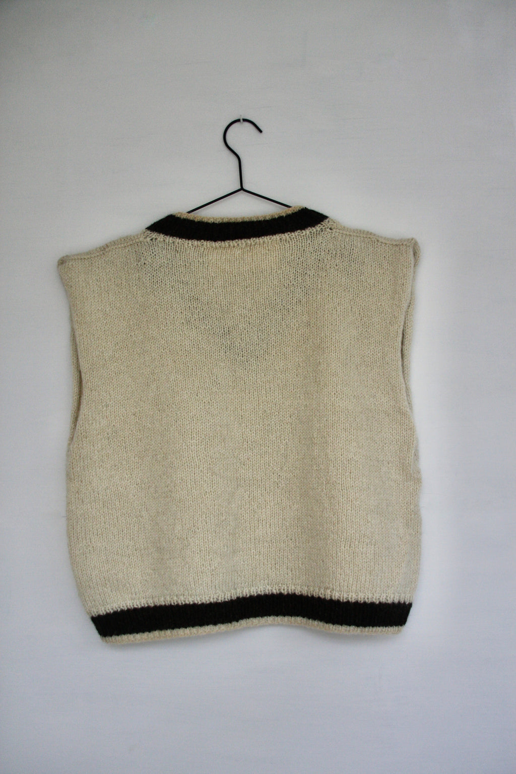 BB DK Cream V-Neck Vest