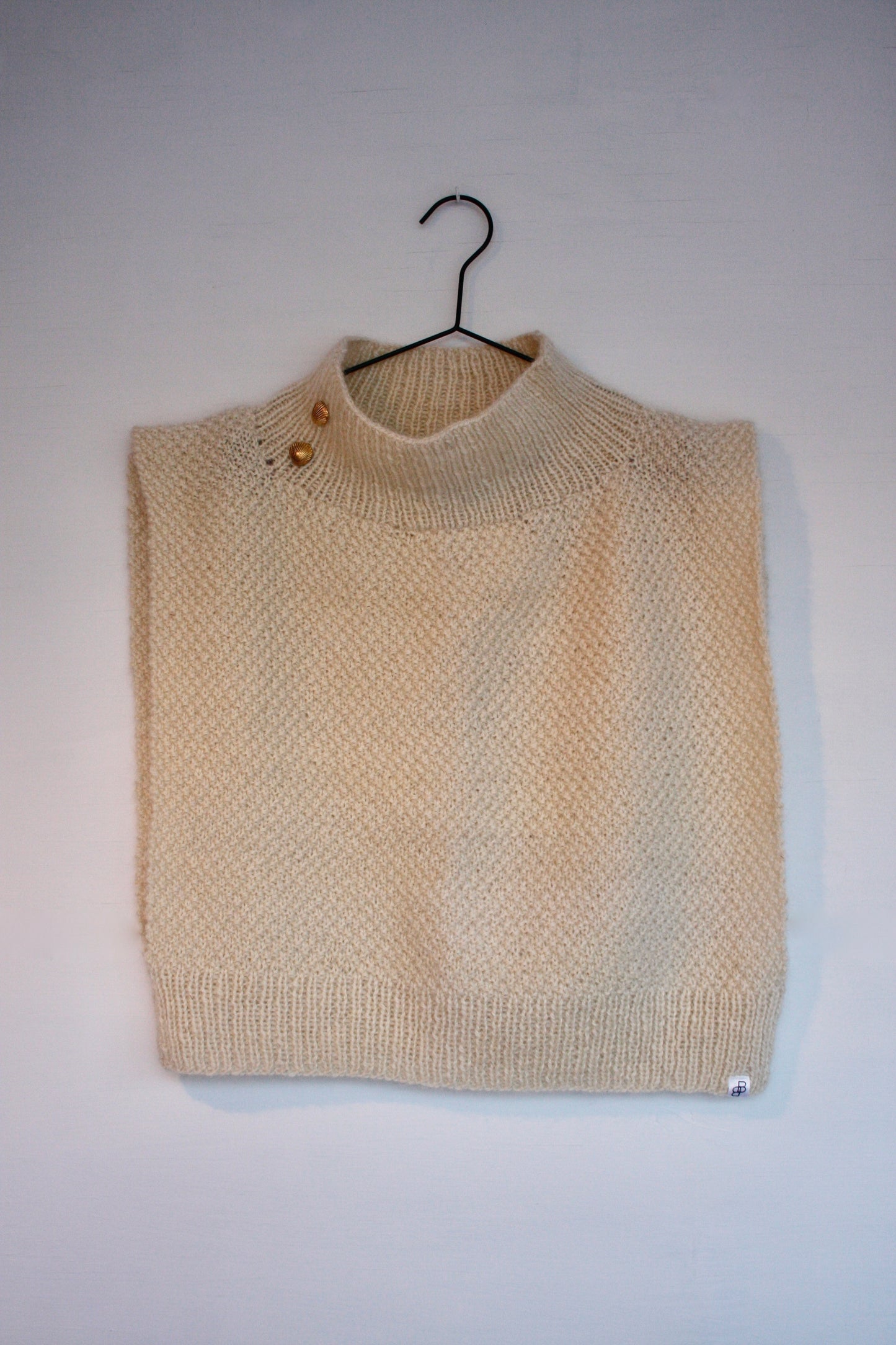 BB Thin Cream Cotswold Sweater Vest