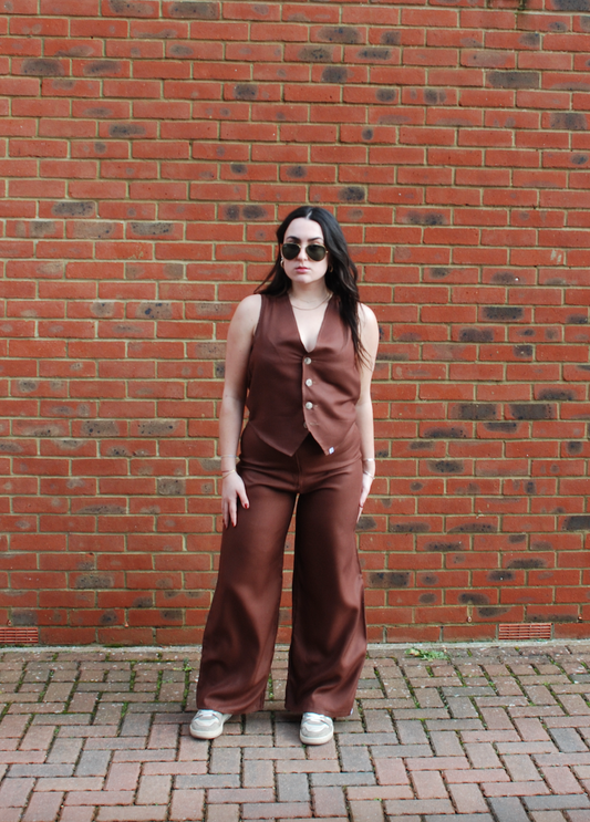 Tencel Wide Leg Trousers Front Model | Beatrice Bayliss